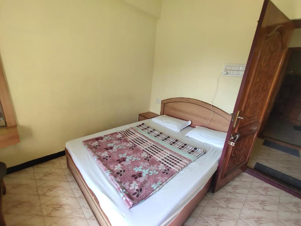Hotel Ruchi Yercaud Esterno foto