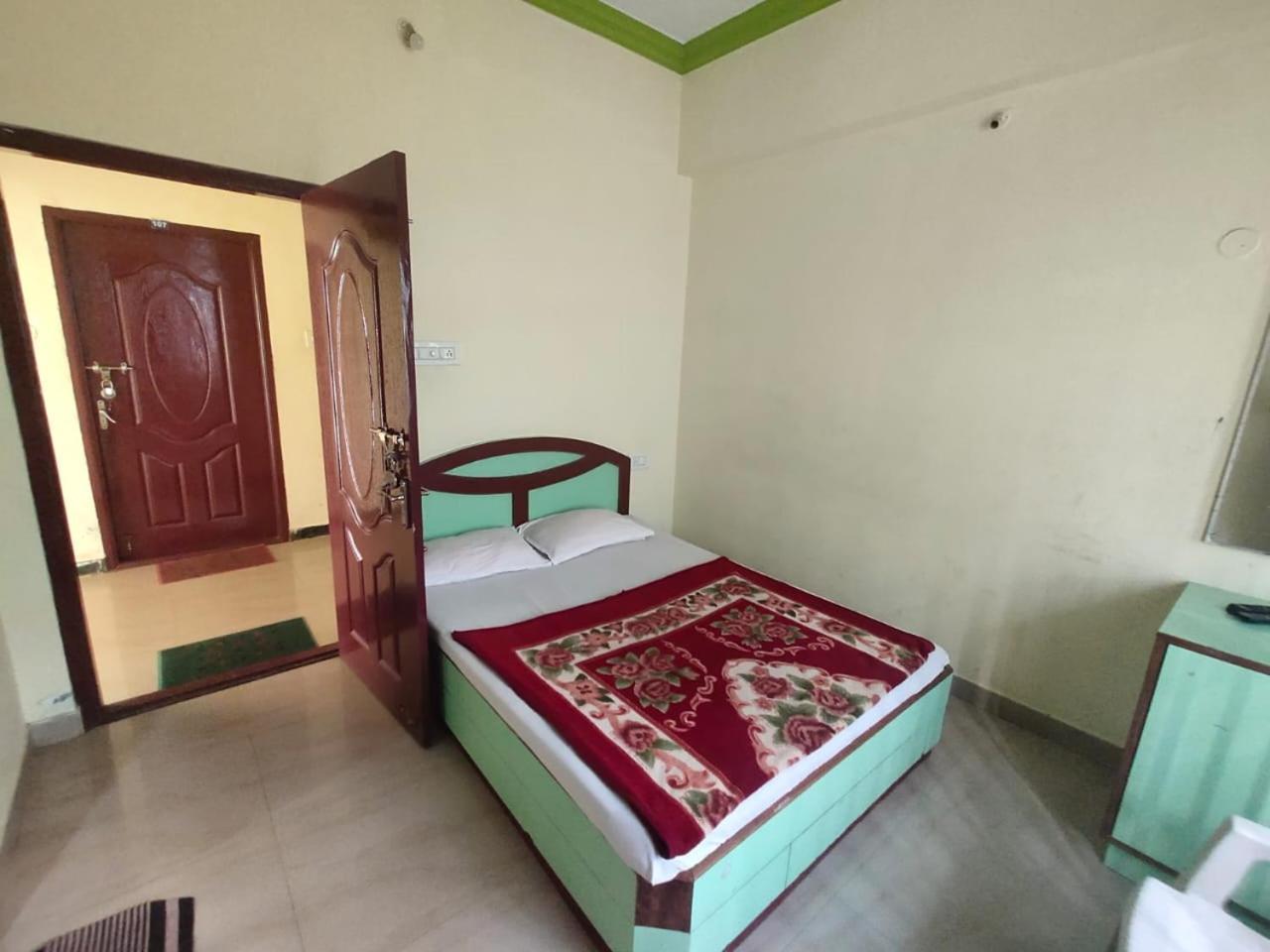 Hotel Ruchi Yercaud Esterno foto